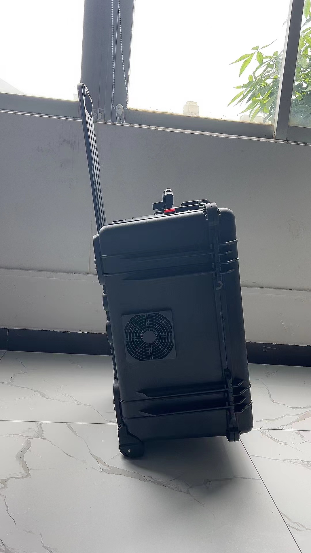 康保手拉箱型移动通信干扰器